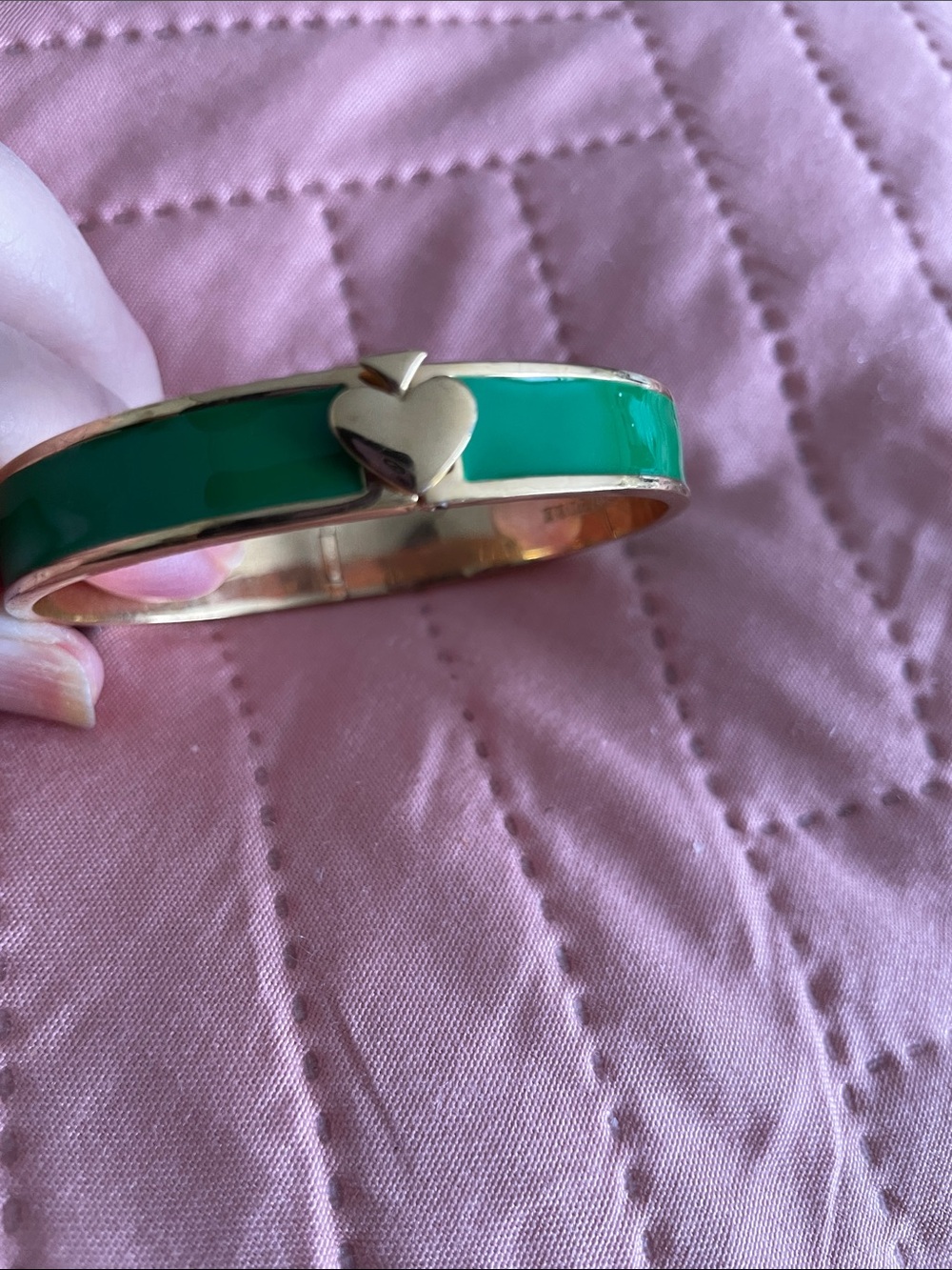 Kate Spade Green Gold Spade And Trimming Clasp Bangle Bracelet EUC - Picture 2 of 7